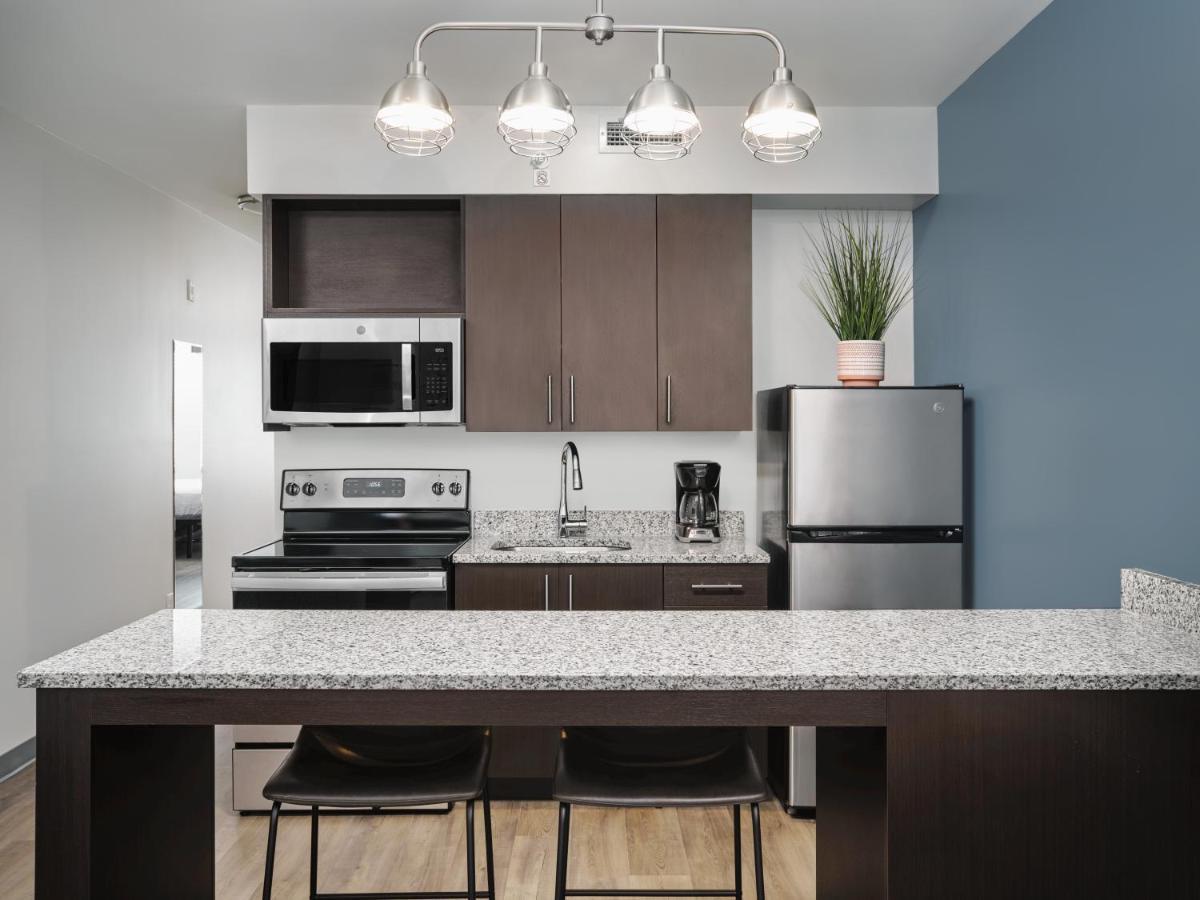 Stayapt Suites Монтгомери Экстерьер фото